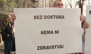 ЉЕКАРИ СПРЕМАЈУ ГЕНЕРАЛНИ ШТРАЈК: Рок Влади истиче, здравство пред колапсом (ВИДЕО)
