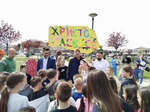 200 MALIŠANA POKAZALO KREATIVNOST I MAŠTU: Evo kako je obilježen vaskršnji ponedjeljak u Ugljeviku (FOTO)