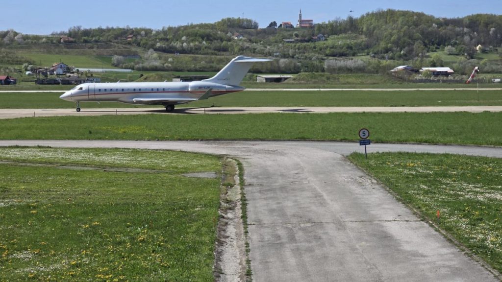 VELIKE MJERE BEZBJEDNOSTI NA AERODROMU: Donald Tramp Mlađi sletio u Mahovljane