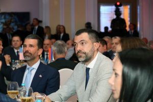 БАЊАЛУКА У ФОКУСУ СВИЈЕТА: Трамп Млађи открио какве пројекте спрема након посјете Републици Српској (ФОТО)