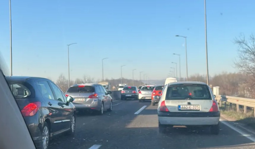 KOLAPS NA ULAZU U BANJALUKU: Zastoj na brzoj cesti i zapadnom tranzitu, čeka se i do 40 minuta (VIDEO)
