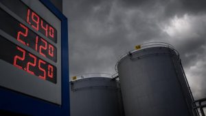 CIJENE GORIVA U EU DIVLJAJU: Aviokompanije u velikom problemu, letovi se redom otkazuju