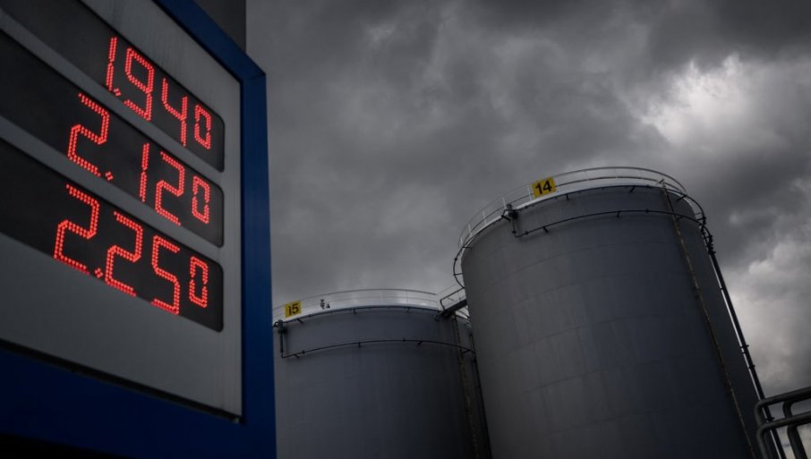 CIJENE GORIVA U EU DIVLJAJU: Aviokompanije u velikom problemu, letovi se redom otkazuju