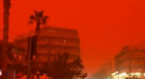 NEBO NAD GRČKOM POSTALO KRVAVO: Šteta ogromna, ima mrtvih (VIDEO)