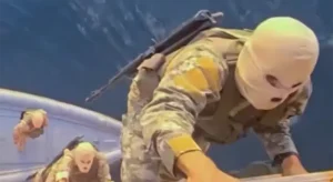 OBJAVLJEN SNIMAK AKCIJE: Evo kako je Iran zauzeo brod u Ormuskom moreuzu