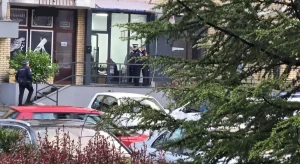NASTAVAK AKCIJE „ŠEŠIR“: Policija pretresa kancelariju Konstantina Savića