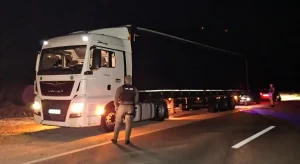 MUP RS: U kamionu pronađeno 38 migranata, uhapšena jedna osoba