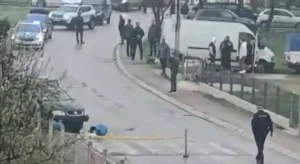 TRAGEDIJA U KOTOR VAROŠU: Ženu udario automobil na trotoaru!