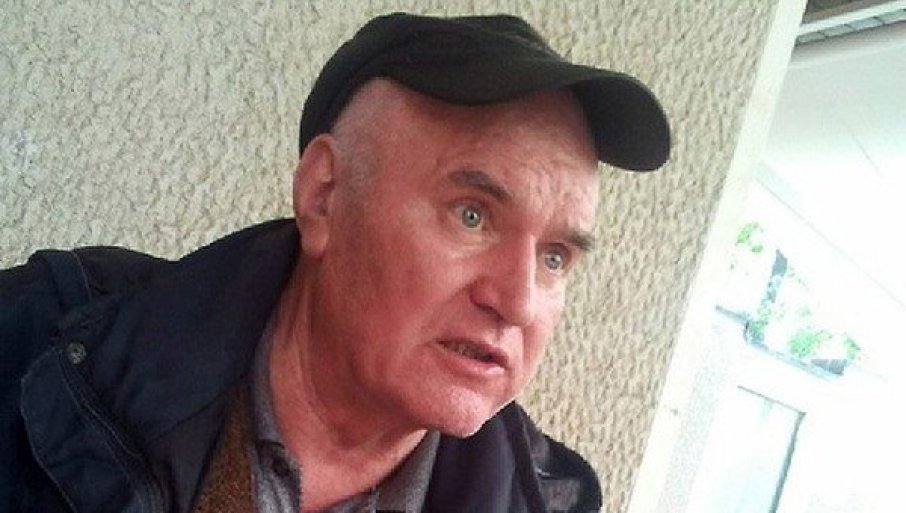 POGLEDAO FOTOGRAFIJU PREMINULE ĆERKE PRIJE PREDAJE: Ovako je uhapšen general Mladić 2011. godine