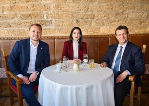 ТИМ ЈЕ ФОРМИРАН: Блануша, Тривић и Станивуковић на састанку без Вукановића (ФОТО)