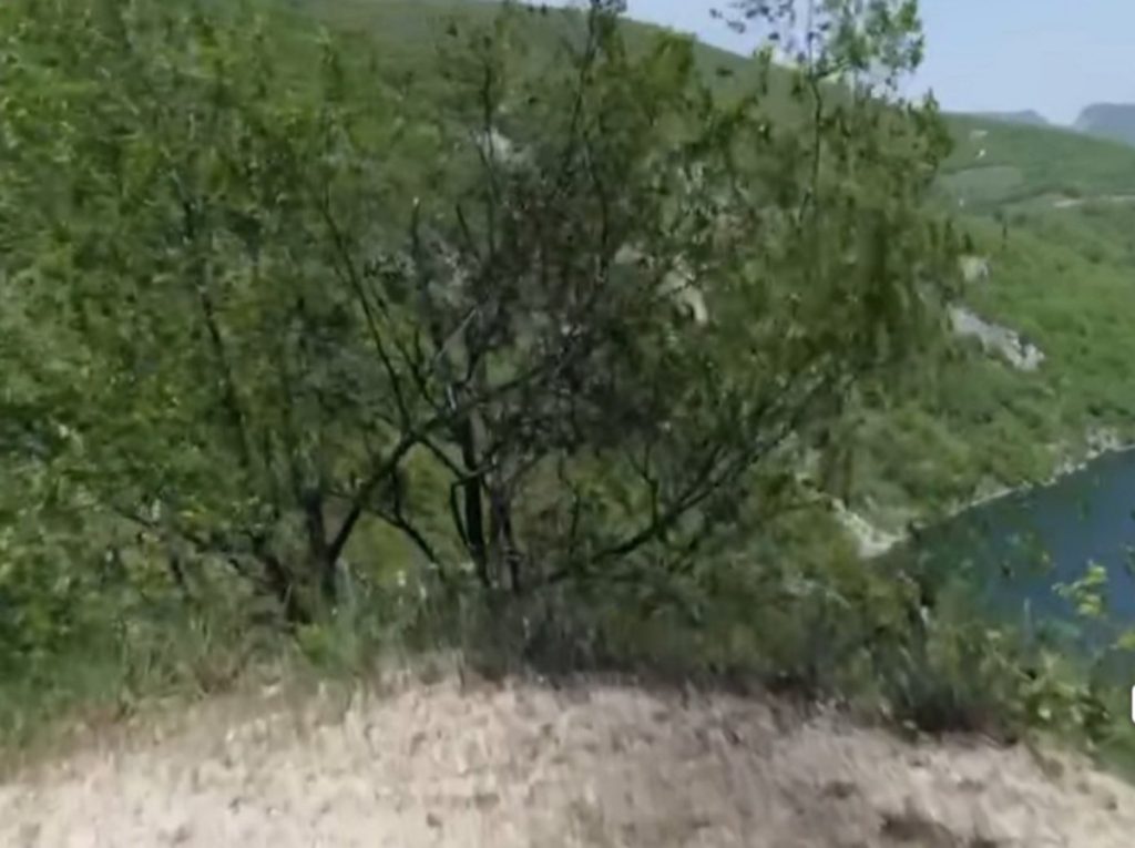 MLADIĆ PRONAĐEN MRTAV U AUTU: Poznato ko je stradao u kanjonu Vrbasa (VIDEO)