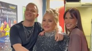 PODRŽAO JE I ZET: Vesna Zmijanac i pored zdravstvenih problema održala koncert u Beogradskoj areni (VIDEO)