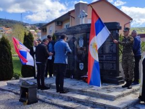ОДАЛИ ПОШТУ СТРАДАЛИМА: У Гацку служен помен за више од 300 страдалих Срба у рату