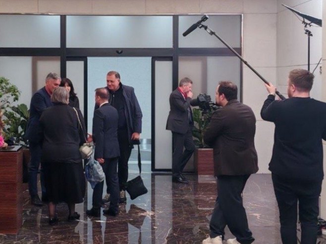 DODIK I ZVANIČNICI SRPSKE NA PARADI POBJEDE U MOSKVI: Putin nakon defilea organizuje sastanak