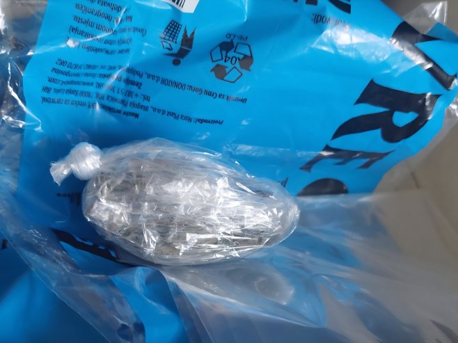 PRONAĐENO 1,5 KILOGRAMA DROGE: Uhapšeni dileri u Banjaluci (FOTO)