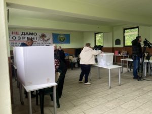 МЈЕШТАНИ ОДЛУЧУЈУ О ГЕОЛОШКИМ ИСТРАЖИВАЊИМА НА ОЗРЕНУ: Познато колика је излазнос у Петрову до 15 часова