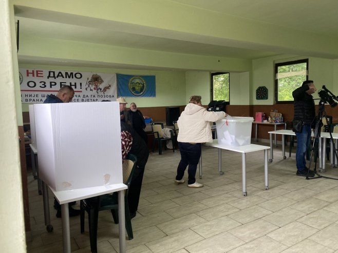 РЕФЕРЕНДУМ У ПЕТРОВУ: Грађани одлучују о судбини геолошких истраживањ, ево каква је излазност до 10 часова