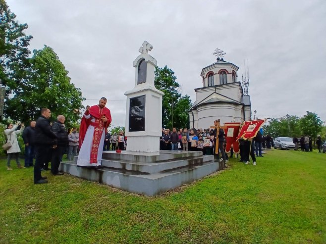 PROTJERALI SVE SRBE IZ BRODA: Obilježena godišnjica stradanja i progona (FOTO)