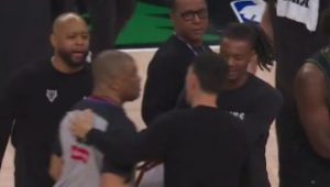 SKANDAL U NBA LIGI! Sudija nasrnuo na trenera, jedva spriječena tuča