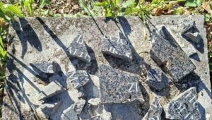ВАНДАЛИЗАМ ЗА СВАКУ ОСУДУ: Поново уништен споменик подигнут усташким жртвама у Хрватској, међу убијенима и деца (ФОТО)