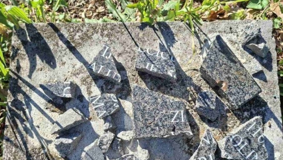 ВАНДАЛИЗАМ ЗА СВАКУ ОСУДУ: Поново уништен споменик подигнут усташким жртвама у Хрватској, међу убијенима и деца (ФОТО)
