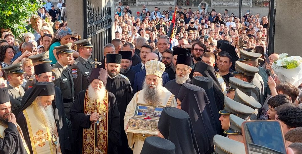 ВЕЛИКА РАДОСТ ЗА ВЈЕРНИКЕ: Чудесни појас Пресвете Богородице послије шест вијекова у Београду (ФОТО/ВИДЕО)