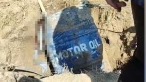 MLADEN MIJATOVIĆ OBJAVIO SNIMAK: Forenzičari otvaraju bure sa tijelom Aleksandra Nešovića (VIDEO)