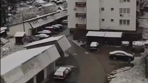 PAO SNIJEG NA 1. MAJ: Han Pijesak pod bijelim pokrivačem (VIDEO)