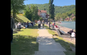 ROŠTILJ, PIĆE, MUZIKA I DOBRO RASPOLOŽENJE: Evo kako se proslavlja 1. maju Banjaluci (FOTO/VIDEO)