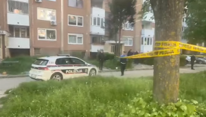 PANIKA U SARAJEVU: Muškarac nakon zločina uzeo dijete i pobjegao, naoružan je (VIDEO)