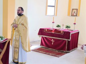 DANAS SLUŽENA PRVA LITURGIJA: Crkva u Poljavnicama je spomen-hram za 348 poginulih boraca VRS iz Novog Grada (FOTO)
