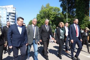 GRADIŠKA U ZNAKU SJEĆANJA: Položeni vijenci za stradale Srbe u akciji Bljesak (FOTO)