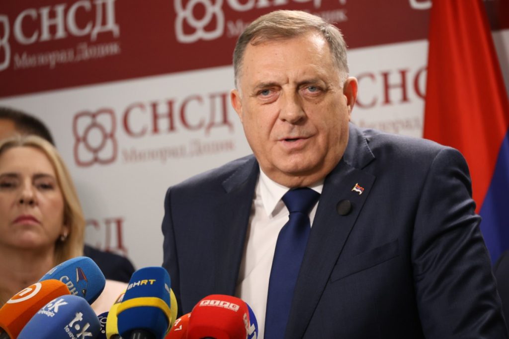 „И ДАЉЕ СМО НАЈНИЖЕ ЗАДУЖЕНА РЕПУБЛИКА“ Додик најавио ново повећање плата и пензија
