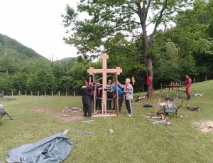 САМО ШЕСТ КУЋА ОБНОВЉЕНО 34 ГОДИНЕ ОД РАТА: Протјерани Срби у селу код Завидовића немају никакву помоћ федералних власти (ФОТО)