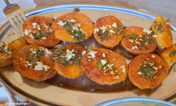 RECEPT ZA MLAD I HRSKAV KROMPIR: Tajna je u načinu pečenja