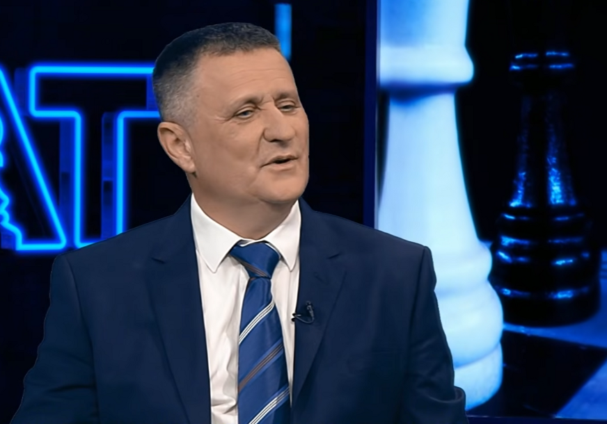 ĐAJIĆ PROMIJENIO PLOČU: „Srpskoj je potrebna promjena sistema“