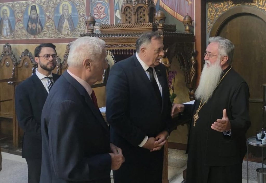 „VAŽNO MJESTO SABIRANJA SRPSKOG NARODA U SAD“: Dodik posjetio manastir Nova Gračanica u Libertvilu (FOTO)
