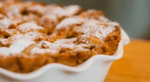 RECEPT ZA NAJBRŽI KOLAČ OD JABUKA: Ovo je bila bakina tajna, a sad je vaša