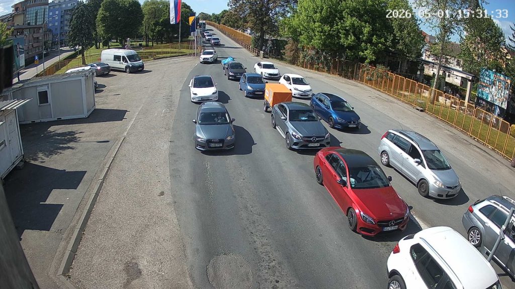 ПРВОМАЈСКИ ПРАЗНИЦИ У ЗНАКУ ГУЖВЕ: Ево гдје се најдуже чека на граничним прелазима