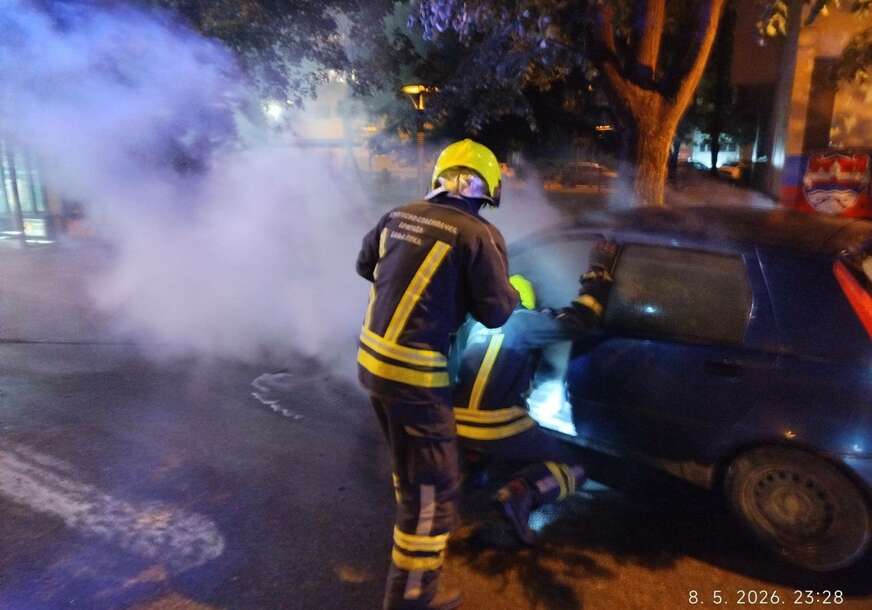 NEOBIČNA AKCIJA VATROGASACA: U požaru automobila u Banjoj Luci spašena i mačka (FOTO)