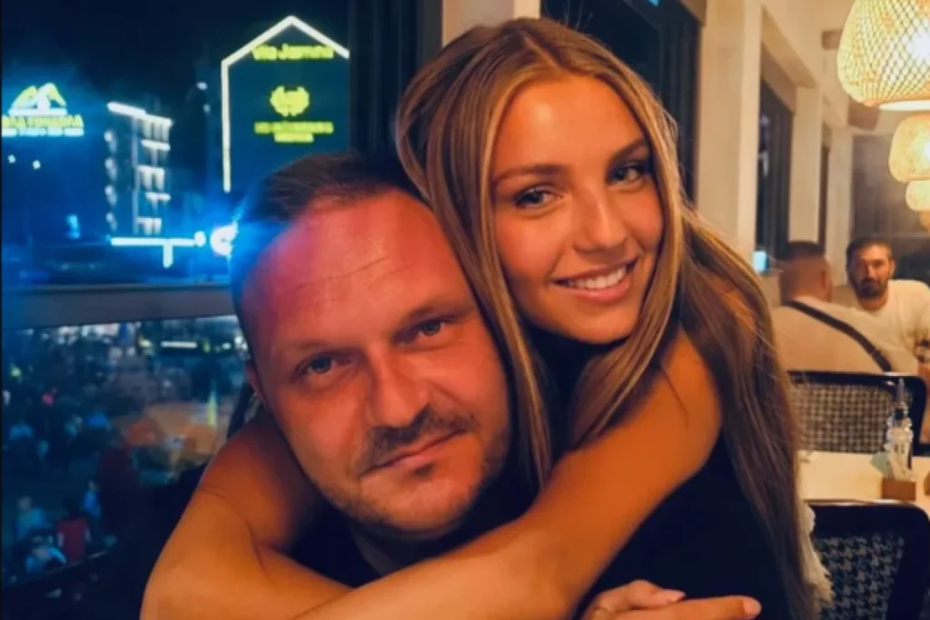 MUŠKARAC JE PESNICOM UDARIO U VRAT: Brutalno napadnuta ćerka poznatog muzičara