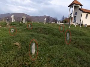 NI MRVI SRBI NEMAJU MIRA U FEDERACIJI: Polomljeni krstovi na pravoslavnom groblju kod Zenice