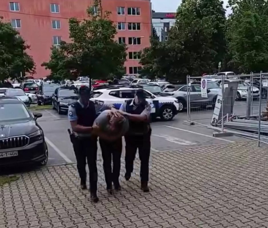 SNIMAK BANJALUČANINA KOJI JE OPLJAČKAO ČETIRI OBJEKTA U GRADU: Predat u nadležnost OJT (FOTO/VIDEO)