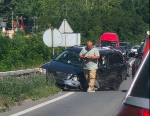 ДВИЈЕ ОСОБЕ ПОВРИЈЕЂЕНЕ: Удес на путу Маглај – Добој