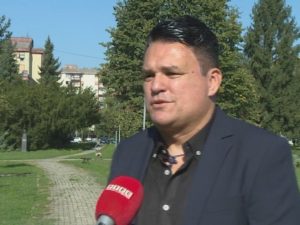 „ЗНАО ЈЕ ИМЕНА МОЈЕ ДЈЕЦЕ“: Полиција трага за особом која је хуманитарцу пријетила клањем