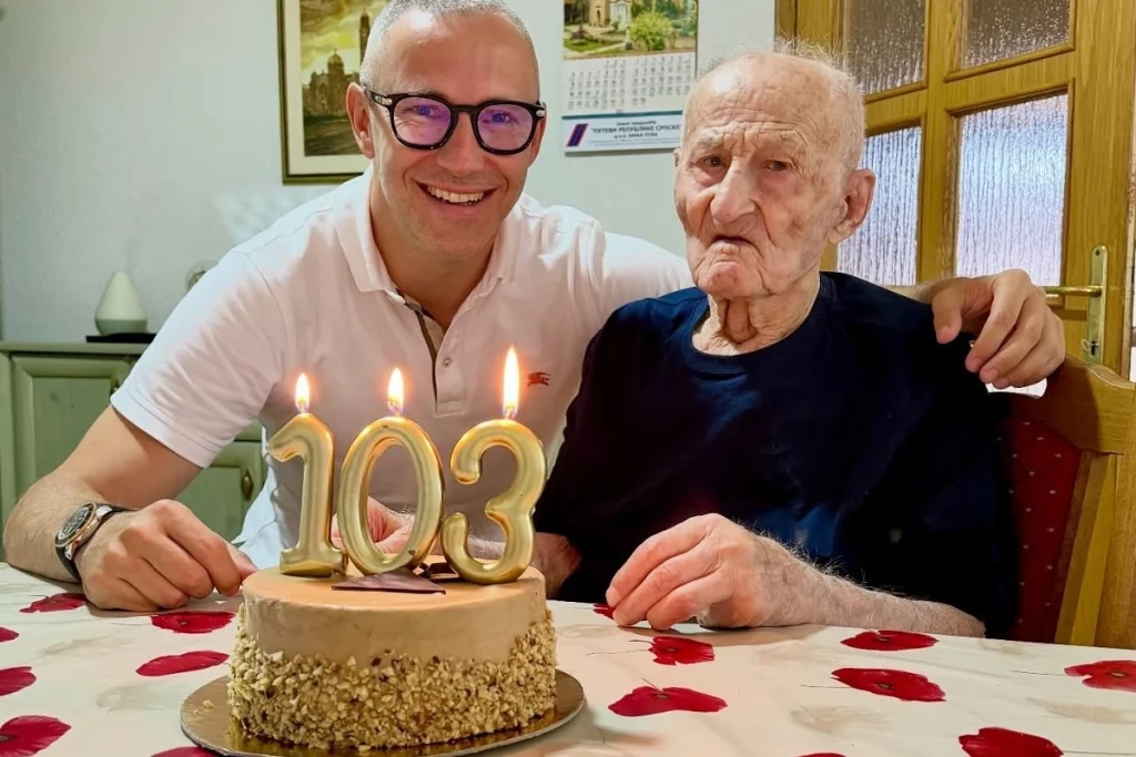 VLADO PROSLAVIO 103. ROĐENDAN: Posjetio ga gradonačelnik Prnjavora (FOTO)