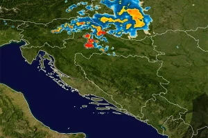 GRAD ZASUO ZELENE POVRŠINE: Nevrijeme pogodilo Hrvatsku, oblaci idu ka BiH (FOTO/VIDEO)