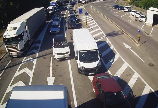 KILOMETARSKE KOLONE: Pogledajte na kojim graničnim prelazima se najduže čeka