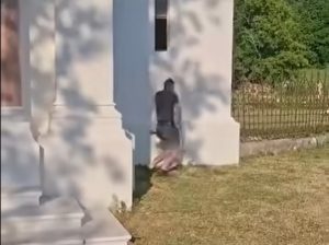 LOPOV UKRAO DVA PUTIRA: Opljačkan hram u Pakracu, objavljen snimak (VIDEO)