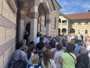 MANASTIR OSOVICA OBILJEŽAVA PRAZNIK PRESVETE BOGORODICE TROJERUČICE: Prisustvuje Dodik